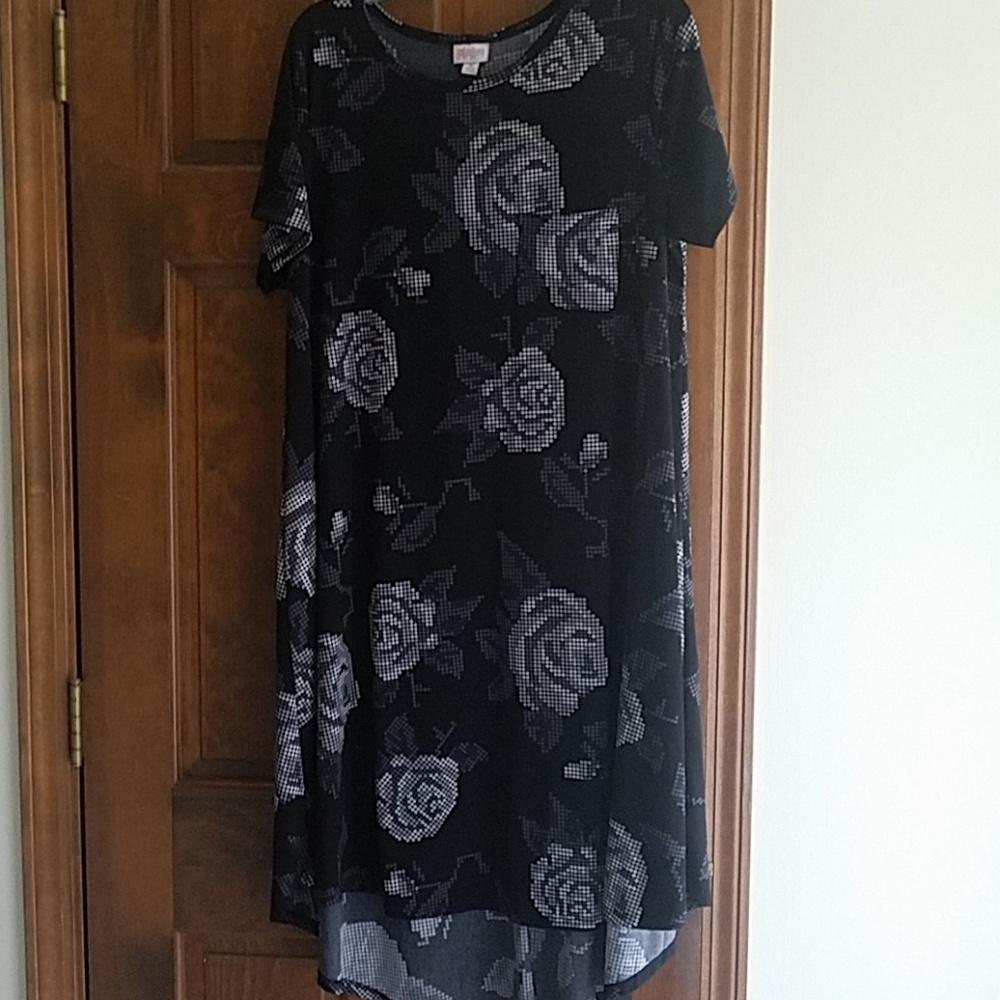 Lularoe M Carly
